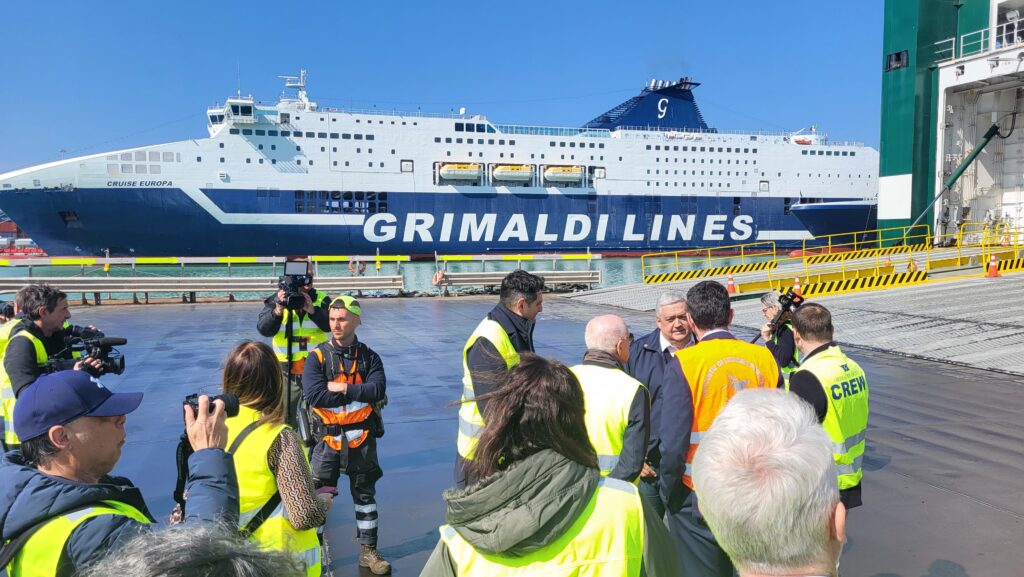 MATE-XB operating at Livorno Port